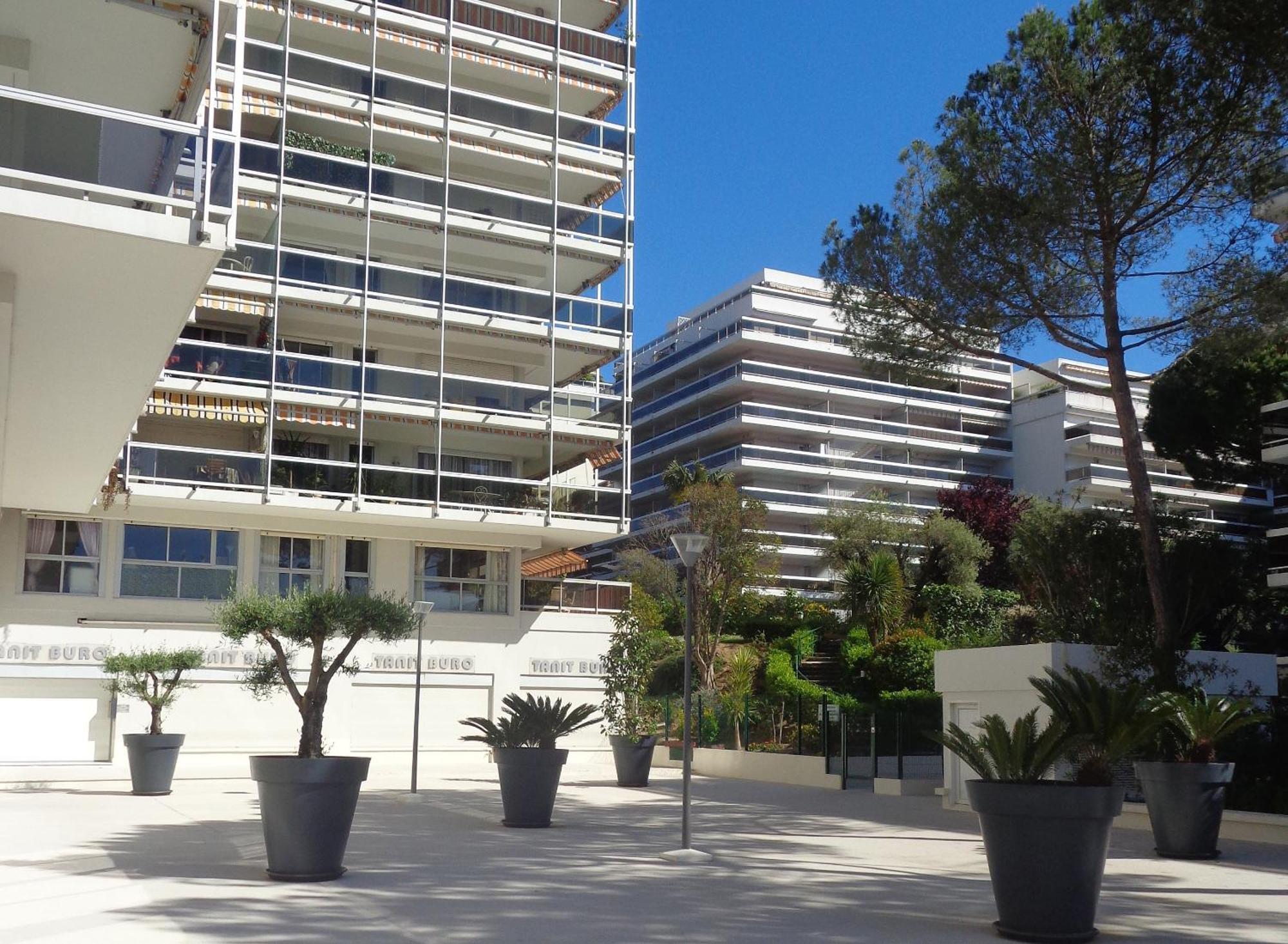 Sunny And Cosy Sea View Studio Antibes Ngoại thất bức ảnh